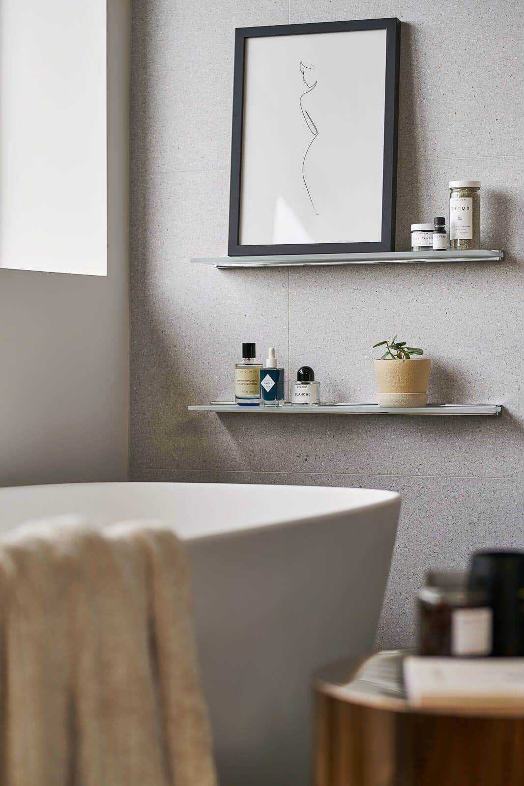 Bath with tub
