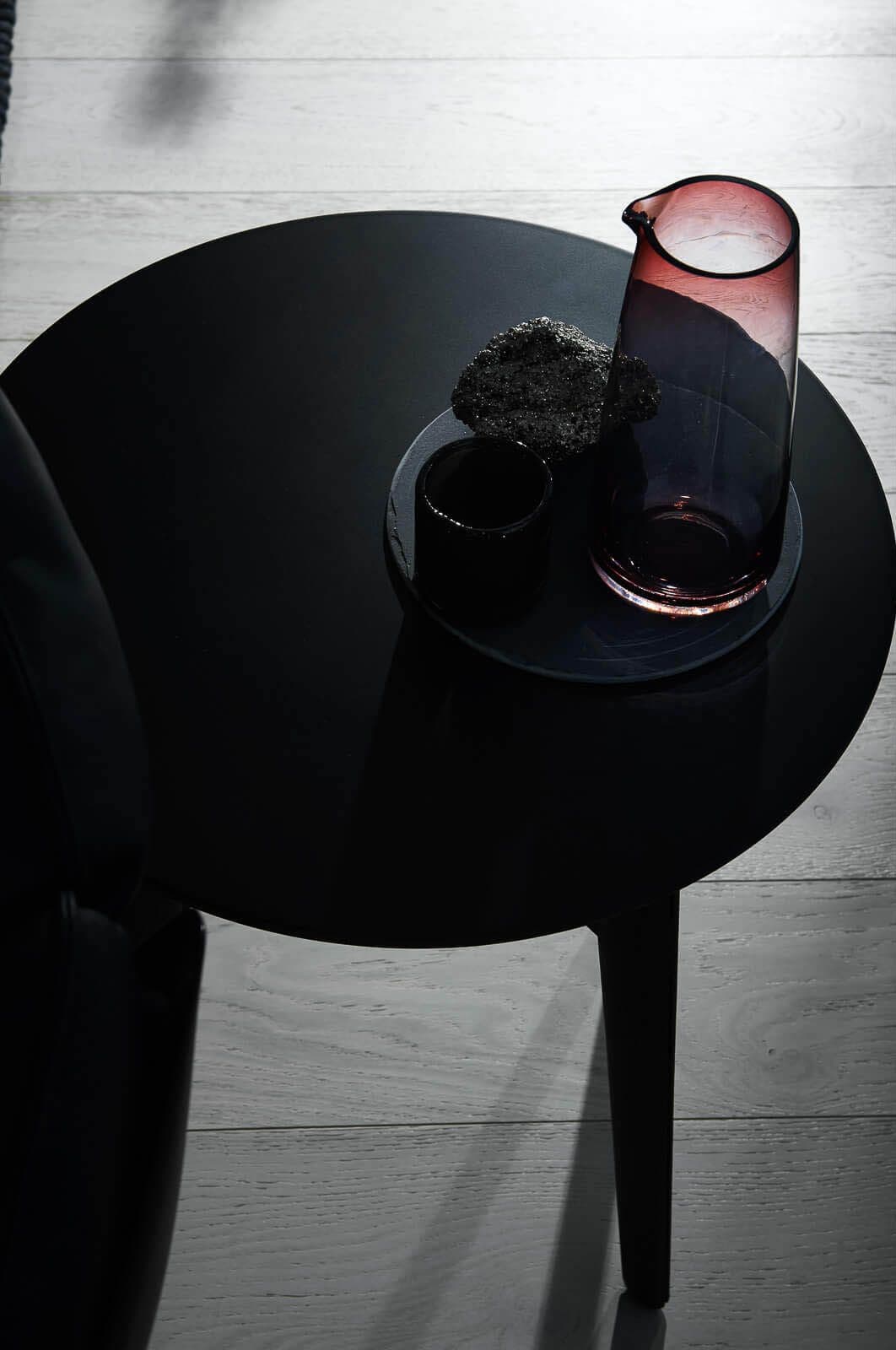 Side table in black