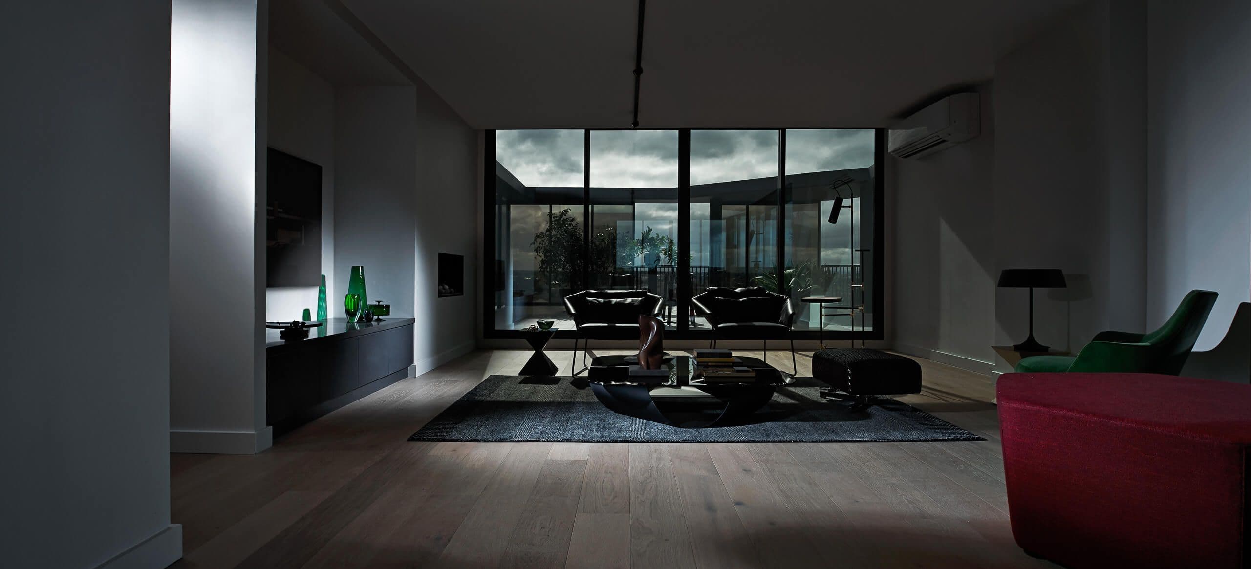 Loungeroom in dark tones
